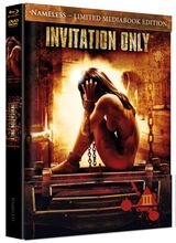 (Invitation Only L.E.(DVD/Blu-ray) (Cover B)) Der junge Chauffeur Wade erhält überraschend eine Einladung zu einer Jet-Set-Party. In der Annahme, dass diese Eintrittskarte in die Welt der Reichen und Mächtigen ein Versehen ist, macht er sich dennoch auf, eine Nacht in Luxus und Überfluss zu erleben. Dort angekommen ist er aber nicht der einzige außergewöhnliche Gast, denn auch Richard, Hitomi, Holly und Lin wissen nicht so genau, wie sie zu der Ehre gekommen sind, diesem erlauchten Kreis beiwohnen zu dürfen. Aber die Einladung war kein Versehen und die jungen Leute müssen schnell einsehen, dass sie die Hauptfiguren eines perversen und sadistischen Spiels um Leben und Tod sind. Für die Gruppe wird diese Nacht ein gewalttätiger Alptraum, bei der es der einzige erstrebenswerte Luxus sein wird, in einem Stück zu überleben ... Artikelbild