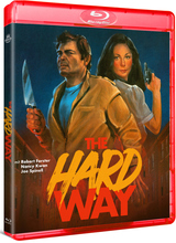 (The hard Way (Walking the Edge)) Um seinen Lebensunterhalt zu verbessern, arbeitet Taxifahrer Jason Walk nebenbei als Laufbursche und Schuldeneintreiber für einen zwielichtigen Buchmacher. Seine Kunden sind Spieler, Nutten und Junkies, sein Zuhause die lebensgefährlichen Straßen von Los Angeles. Eines Tages begegnet ihm Christine, eine von Wut getriebene Mutter, deren einziges Ziel die Rache an den Mördern ihres Sohnes ist. 60 Minuten seiner Fahrzeit ist alles, was sie von ihm verlangt. Ohne zu ahnen, was ihm der Tag bescheren wird, willigt Jason ein. An der ersten Adresse angekommen, entpuppt sich sein schöner Fahrgast als kaltblütige Killerin, der es gnadenlos nach Vergeltung dürstet. Ohne zu zögern richtet sie mit ihrem Revolver ein Gemetzel an. Von diesem blutrünstigen Ergeignis in seinem bislang erbärmlichen Leben geschockt, verhilft Jason der Frau zur Flucht und findet sich plötzlich in den Nachrichten wieder, doch erst jetzt wird ihm klar, mit wem sich Christine da wirklich angelegt hat: Calvin Brusstar, der gefürchtetste Gangster der Stadt. Mit unbarmherziger Grausamkeit startet Brusstar eine Treibjagd auf die beiden, aus der es kein Entkommen mehr gibt... Artikelbild