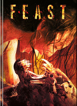 (Feast - Unrated L.E. (DVD/Blu-ray)(Cover A)) West Texas. Mitten in der Wüste. Eine neue Waffe wurde entwickelt. Nicht erkennbar. Nicht verfolgbar. Nicht zu stoppen. Und - lebendig! Bevor sie gegen Feinde eingesetzt wird, muss sie getestet werden. In absoluter Abgeschiedenheit, so dass niemand etwas davon mitbekommt … na ja, fast niemand: Ein zusammen gewürfelter Haufen von mehr oder weniger skurrilen Gästen tummelt sich in einer einsamen Bar in der Wüste. An einem verdammt normalen Abend, der sich als verdammt letzter Abend für die Barbesucher entpuppt … Artikelbild