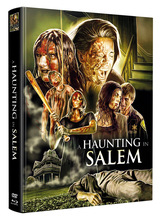 (A Haunting in Salem L.E.(DVD/Blu-ray) Wattiert) Wayne, der neue Sheriff des US-Städtchens Salem, und seine Frau Carrie sowie Tochter Ali und Sohn Kyle sind sich anfangs nicht so ganz sicher, ob sie unter Wahnvorstellungen leiden oder ob es in ihrem neuen Heim tatsächlich nicht mit rechten Dingen zugeht. Es geschehen allerlei merkwürdige Dinge und im Internet schreibt ihnen ein Unbekannter unheimliches Zeugs. Als der Hausverwalter ermordet wird, ist klar, dass mit dem Haus etwas ganz und gar nicht stimmt. Salems neuer Gesetzeshüter findet schockiert heraus, dass ihre Vormieter in diesem Haus unter unheimlichen Umständen ums Leben kamen. Doch der Terror hat seinen Ursprung noch viel früher und er sucht jeden heim, der es wagt, dieses Haus zu betreten... Artikelbild