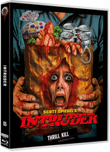 (Intruder (Bloodnight) - Thrill Kill) Ein Supermarkt am Stadtrand wird endgültig geschlossen. Deshalb müssen Filialleiter Abernathy, Kassiererin Jennifer und weitere Kollegen nach Feierabend bleiben, um Inventur zu machen. Nachdem Jennifers Ex-Freund Craig auf unliebsame Weise aus dem Laden geschmissen wurde, glauben alle erst an einen bösen Scherz, als sie unheimliche Geräusche in dem großen Gebäude hören. Doch komisch ist es keinesfalls, denn in den endlosen Gängen des Supermarktes treibt ein irrer Schlitzer sein Unwesen. In einem Blutrausch schlachtet der Wahnsinnige auf bestialische Weise einen Angestellten nach dem anderen ab. Nur Jennifer scheint er zu verschonen ... Artikelbild