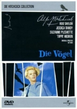 (Die Vögel - Neuauflage) Als die schöne, verwöhnte Melanie Daniels (Tippi Hedren) dem begehrten Junggesellen Mitch Brenner (Rod Taylor) in die Kleinstadt Bodega Bay folgt, wird sie unerklärlicherweise von einer Möwe angegriffen. Doch dieser Akt der Aggression bleibt leider kein Einzelfall: bald schon suchen tausende von Vögeln die Stadt heim und greifen jeden an, der sich ins Freie wagt. Mitch und Melanie müssen gegen die tödliche Macht einer unkontrollierbaren Naturgewalt, für die es scheinbar keine Erklärung gibt, um ihr Leben kämpfen... Artikelbild