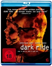 (Dark Ride) Cathy und ihre Freunde sind auf einem Road Trip unterwegs und wollen die Nacht in der Atrraktion DARK RIDE eines stillgelegten Vergnügungsparks verbringen. Die Legende besagt, dass er geschlossen wurde, als vor einigen Jahren zwei kleine Mädchen ermordet aufgefunden wurden. Doch die Freunde ahnen nicht, dass der Killer der Mädchen aus der Psychatrie entkommen, und an den Ort des Verbrechens zurückgekehrt ist. Artikelbild