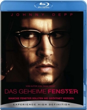 (Das Geheime Fenster) Für den erfolgreichen Schriftsteller Mort Rainey ist jede Geschichte ein Fenster in eine andere Welt. Doch manche Fenster sollten besser nie geöffnet werden ... Mort Rainey durchlebt gerade eine schwere Zeit. Nachdem er seine Frau Amy in flagranti mit einem Anderen erwischt hatte, ließ er sich scheiden und zog hinaus aufs Land in ein einsames Haus. Eines Tages taucht vor seiner Tür ein mysteriöser Mann auf, der sich als John Shooter vorstellt und Mort beschuldigt, eine seiner Geschichten gestohlen zu haben. Obwohl sich Mort sicher ist, dieses Missverständnis schnell aufklären zu können, indem er Shooter einfach die Originalversion seines Scripts zeigt, die bereits zwei Jahre vor der von Shooter erschienen ist, misslingt dieser Versuch: Denn der psychotische Fremde hat ihm ein Zeitlimit gesetzt und das Original ist nicht mehr auffindbar. Außerdem geschehen plötzlich eine Reihe merkwürdiger Dinge, die Mort daran hindern, noch rechtzeitig an das Gesuchte heranzukommen. Nun versucht er herauszufinden, wer Shooter tatsächlich ist und ob er für all die eigenartigen Geschehnisse verantwortlich ist. Artikelbild