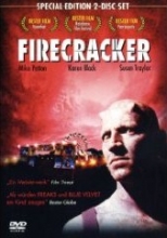 (Firecracker - Special Edition) Eine amerikanische Kleinstadt in den sechziger Jahren. Jimmy, ein junger Mann, möchte seinem gewalttätigen Bruder und der fanatisch religiösen Mutter entfliehen. Als ein Zirkus in die Stadt kommt, erkennt er seine Chance. Angezogen von den gleißenden Neonlichtern, erscheinen die auftretenden Künstler und Freaks wie aus einer anderen Welt. Jimmy freundet sich mit einer mysteriösen Sängerin an, die nicht nur seiner Mutter zum Verwechseln ähnlich sieht, sondern auch von ihrem brutalen Boss mißhandelt wird.
Als Jimmys Bruder verschwindet, kommen die Risse der grauen Kleinstadt-Idylle endgültig an die Oberfläche. Die Farben des Karnevals entblössen Fratzen, in den dunklen Schatten der Häuser wuchern Mord, Mißbrauch und Verrat. Nichts ist so wie es scheint…und nichts wird so sein wie es einmal war. Artikelbild