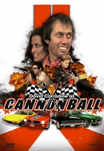(Cannonball) Coy Buckman wird nicht umsonst Cannonball genannt. Er gehört zu den besten Fahrern, die an dem illegalen Autorennen von L.A. nach New York City teilnehmen, das als das härteste der Welt gilt. Regeln gibt es nicht: Wer erwischt wird oder auf der Strecke bleibt, hat Pech gehabt. Von der Polizei verfolgt und seinen Gegnern gehetzt, jagt Cannonball quer durch die USA. Als er jedoch herausfindet, dass skrupellose Wettbüros den Sieger bereits vorbestimmt haben und selbst vor Mord nicht zurückschrecken, riskiert er alles, um ihre Pläne zu durchkreuzen ... Artikelbild