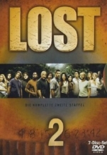 (Lost - 2. Staffel) Mysteriös. Spannend. Düster. Willkommen zurück auf der Insel! Die Überlebenden des Oceanic-Airlines-Flugs 815 werden mit neuen rätselhaften Ereignissen konfrontiert. 4, 8, 15, 16, 23, 42. Was hat es mit den verfluchten Zahlen auf sich? Welches Geheimnis birgt die Luke? Wer sind „Die Anderen“? Wieso kann niemand diese Insel verlassen? Und wem kann man überhaupt noch trauen? Sicher ist nur eines: Alles passiert aus einem bestimmten Grund.
Freuen Sie sich auf die komplette zweite Staffel mit 24 Episoden und bisher unveröffentlichtem Bonusmaterial – inklusive zusätzlicher Szenen und Rückblicke – und machen Sie sich auf die Suche nach neuen Hinweisen zur Entschlüsselung der Insel-Geheimnisse ... Artikelbild