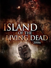 (Island Of The Living Dead) Im Jahr 1600 bergen spanische Soldaten auf einer einsamen Insel einige Leichen. Als jedoch eine davon zu Boden stürzt, erwacht sie zu neuem Leben! Die Spanier versuchen, sich zu retten, doch die Flucht endet in einem Desaster!
Rund 400 Jahre später ist eine Gruppe Abenteurer dabei, eine Kiste zu heben, als ihr Schiff in einen geheimnisvollen Nebel gerät und auf Grund läuft. Die Gruppe findet heraus, dass sie in der Nähe einer Insel gestrandet sind, die auf keiner Karte verzeichnet ist, und macht sich auf die Suche nach Nahrung und Trinkwasser. Der Horror beginnt, als sie spüren, dass sie nicht allein auf der unheimlichen Insel sind und ihr Boot zerstört wird… Artikelbild