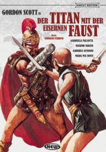 (Der Titan mit der eisernen Faust (Cover B)) Rom, 500 v. Chr.: Unter Führung ihres Königs Porsenna belagern die Etrusker die ewige Stadt. Aufgrund des Nahrungsmangels wird das römische Volk unruhig. Muzius (Gordon Scott), der Herrführer Roms, fasst den Entschluss den König der Etrusker zu töten und den Krieg zu beenden. Sein Plan misslingt und als Strafe verbrennt er seine rechte Hand. Er erfährt jedoch, dass der König der Etrusker den Krieg gar nicht gewollt hat, sondern von Tarquinius (Massimo Serato), dem vertriebenen und verhassten letzten König Roms, dazu getrieben wurde. Muzius muss nicht nur gegen die Intrigen von Tarquinius ankämpfen, sondern beginnt auch seine linke Hand im Kampf zu schulen, um seinen Feinden entgegen treten zu können... Artikelbild
