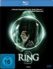 (Ring 2) In einem Brunnen, der seit 30 Jahren verschlossen war, wird die Leiche einer Frau gefunden. Eine Autopsie ergibt jedoch, dass die Frau erst vor einem Jahr gestorben ist. Sie wird als Sadako Yamamura identifiziert - das Mädchen, das den Videofluch auslöste. Nach dem Verschwinden der Reporterin Reiko Asakawa und dem Tod ihres Ex-Ehemannes Ryuji versuchen die Studentin Takano und der Journalist Okazaki das Rätsel des Fluches zu lösen. Wie sich bald herausstellt, wird zwar der tödliche Fluch des Videobandes gebannt, wenn man eine Kopie des Clips an jemand anderen weiter gibt, Sadakos Einfluss auf die betroffenen Personen ist aber weiterhin wie ein latenter Virus vorhanden... Artikelbild