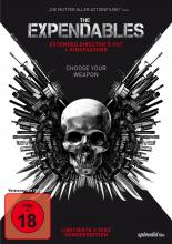 (The Expendables Pack - Limitierte Sonderauflage) Barney Ross (Sylvester Stallone) ist der Anführer der härtesten Söldner-Truppe der Welt: The Expendables. Ihr Leben ist der Kampf. Und dabei vertrauen sie niemandem - nur sich selbst. Lee Christmas (Jason Statham), der ehemalige SAS-Messerexperte, Yin Yang (Jet Li), der Nahkampfspezialist, Hale Caesar (Terry Crews), der Feuerwaffenspezialist, Toll Road (Randy Couture), der Sprengstoffexperte, und der Scharfschütze Gunnar Jensen (Dolph Lundgren) bekommen den Auftrag, sich in ein südamerikanisches Land einzuschleusen, um den dort herrschenden, korrupten Diktator zu eliminieren. Für die ausgebildeten Krieger eigentlich keine große Herausforderung. Doch schon bald stellt sich heraus, dass ihr Auftraggeber ein doppeltes Spiel spielt. Die `Expendables` geraten zwischen alle Fronten und werden mitten im Kampfgeschehen plötzlich von Jägern zu Gejagten. Artikelbild