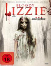 (Bloody Lizzie) Am 4. August 1892 werden Abby Durfte Borden & Andrew Jackson Borden mit einer alten Axt erschlagen, wodurch ihre Gesichter und Schädel bis zur Unkenntlichkeit entstellt waren. Obwohl von einem Gericht freigesprochen, weiß jeder, dass die Tochter der beiden, Lizzie Borden, für die grausame Tat verantwortlich ist. Die in der Gegenwart lebende Lizzie Allen leidet unter einer extrem starken Form von Kindheits-Amnesie, die nicht nur ihre eigene Jugend in Dunkelheit hüllt, sondern auch ihre früheren Verhältnisse zu anderen Menschen, inklusive ihrer Eltern. Nach dem Tot ihres Vaters erbt Lizzie das Elternhaus, in dem sie aufwuchs, und in das sie nun wieder zurückkehrt. Doch als sie sich langsam einlebt, kehren nicht nur allmählich kleine Einblicke in ihre eigenen Kindheitserinnerungen zurück, sondern sie findet auch Hinweise auf das, was sich damals 1892 bei den Bordens zugetragen hat. Der Film “Lizzie” folgt der modernen Lizzie Allen auf ihrem Weg, ihre eigenen Erinnerungen und die Geschehnisse im Borden Haus auseinander zu halten und dabei ihren eigenen Seelenfrieden zu finden. Artikelbild