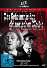 (Das Geheimnis der chinesischen Nelke) s/w Die Entwicklung einer spektakulären Treibstoff-Formel ruft einen Ölkonzern auf den Plan und kostet Professor Bexter, den Erfinder, das Leben. Für den Mikrofilm interessiert sich aber nicht nur die Ölindustrie, auch Polizei und eine geheimnisvolle Organisation, deren Spuren zu einer Bar mit dem Namen `Chinesische Nelke` führen, jagen der Formel nach. Susan Bexter, Nichte des ermordeten Professors, gerät genauso ins Visier der Verfolger wie der Privatdetektiv Donald Ramsey, der Leib, Leben und Mikrofilm zu retten versucht... Artikelbild