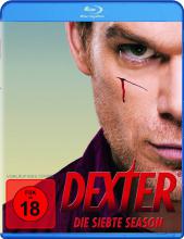 (Dexter - Season 7) In der explosiven 7. Staffel wird Dexter endgültig dazu gezwungen, sich seiner größten Angst zu stellen - denn Debra wird Zeugin einer seiner unersättlichen und rituellen Hinrichtungen. Sie kennt jetzt das Geheimnis von Dexter, seinen unbestreitbaren Durst nach Blut und weiß von dem `Code`, den ihr Vater Harry ihm schon sehr früh eingeflößt hat. Deb versucht, sich mit der absurden Vorstellung, dass ihr geliebter, sanftmütiger Bruder der berüchtigste Serienkiller Miamis sein soll, anzufreunden. Doch Dexter ist weiterhin von seinen Impulsen getrieben, den Schuldigen sein ganz eigenes Verständnis von Selbstjustiz aufzudrücken. Artikelbild