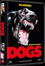(Dogs - Killerhunde L.E. (DVD/Blu-ray)) Immer häufiger werden verstümmelte Leichen gefunden. Die Bevölkerung wird unruhig. Hunde, die ältesten Freunde der Menschen, haben sich zusammengerottet, um die Menschen anzugreifen. Sie zerfleischen alles, was ihnen in den Weg kommt. Eine offene Schlacht, Mensch gegen Tier, beginnt! Dieser recht blutige Vertreter seiner Art gehört zu den ganz grossen Klassikern des Tierhorrorfilms und erinnert stark an Hitchcock`s Vögel: Gruppen von Tieren greifen organisiert die Menschen an! Artikelbild