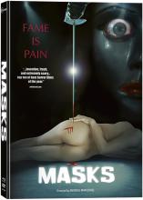 (Masks L.E. (DVD/Blu-ray)) Stella, die lange vergeblich versucht hat, sich erfolgreich bei einer Schauspielschule zu bewerben, wird überraschend an der „Matteusz Gdula“-Privatschule angenommen. Stella ist ehrgeizig, aber nicht sehr talentiert, was sie schnell zur Zielscheibe des Gespötts der anderen Schauspielschüler macht. Nur in der schüchternen Cecile, die in der Schule zu leben scheint, fi ndet sie eine neue Freundin. Von ihr erfährt sie von Gdula, dem geheimnisvollen Gründer der Schule, der eine fragwürdige Schauspielmethode entwickelt hat. In den 70er Jahren kamen in seiner Theatergruppe mehrere Schüler ums Leben. Gdula brachte sich um, seine Methode wurde verboten. Als eine Schülerin spurlos verschwindet, vermehrt merkwürdige Geräusche aus dem geschlossenen, baufälligen Flügel der Schule dringen und die Lehrerschaft ihren Fragen zu Gdula und seiner Methode ausweicht, ahnt Stella, dass jemand Gdulas Lehre noch praktiziert. Sie hat daraufhin nur noch ein Ziel: An der Methode teilzunehmen. Selbst, wenn es sie das Leben kosten sollte… Artikelbild
