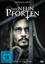(Die neun Pforten) Der Bücherjäger Dean Corso wir von dem Sammler Boris Balkan angeheuert, ein Buch mit dem mysteriösen TiteI ´Die Neun Pforten ins Reich der Schatten´ ausfindig zu machen. Es heisst, bei einem der drei exestierenden Exemplare dieses Buches hat der Teufel selbst seine Finger im Spiel gehabt. Während seiner Reisen nach New York, Toledo, Paris und Cintra dringt Corso immer tiefer in ein Labyrinth aus Fallen, Versuchungen, mysteriösen Begegnungen, GewaIt und Tod. VerfoIgt von einer mörderischen Furie, beschützt von einem mysteriösen Wesen und geleitet von einer ihm unerkIärIichen Kraft gelingt es Corso, nicht nur die RätseI des Buches zu lösen. BaId erkennt er den wahren Grund für seine Mission ... Artikelbild