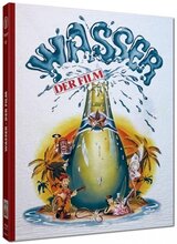(Wasser - Der Film L.E. (DVD/Blu-ray) (Cover C)) Cascara, eine idyllische Insel in der Karibik, ist für den Gouverneur, dessen erste Priorität die Grasernte ist, das Paradies. Seine Frau jedoch wünscht sich sehnlichst in die Zivilisation zurück. Eine US-Firma stösst bei geheimen Ölbohrungen nicht auf Petroleum sondern auf sprudelndes, reinstes Mineralwasser. Auf Cascara ist es mit der Beschaulichkeit vorbei, als Heerscharen von Geschäftsleuten die Insel überfallen, doch mit Unterstützung des singenden Rebellen Delgado, versucht der Gouverneur sein Paradies zurück zu gewinnen... Artikelbild