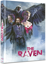 (The Raven - Prophet des Teufels L.E. (DVD/Blu-ray) (Cover B)) Der Einzige, der einen Killer aufhalten kann, ist derjenige, der ihn inspirierte. Großbritannien im 19. Jahrhundert. Als eine Mutter und ihre Tochter brutal ermordet aufgefunden werden, erkennt der ermittelnde Detective Emmett Fields, dass die Tat einer fiktiven, detailliert-blutigen Mordgeschichte, die zu einer ganzen Sammlung ähnlicher Erzählungen gehört, ähnelt. Während der Autor der brutalen Geschichten, ein sozial geächteter Schreiberling namens Edgar Allen Poe von der Polizei als Tatverdächtiger vernommen wird, geschieht ein weiter Mord - wieder eine Poe-Geschichte imitierend. Fields wird klar, dass ein Serienkiller sein Unwesen treibt, der weiter Poes Geschichten als Vorlage für seinen blutigen Feldzug nutzen wird. Er bittet den Autor um Mithilfe, der bald erkennen muss, dass der mysteriöse Killer eine Person aus seinem näheren Umfeld ins Visier genommen hat. Artikelbild