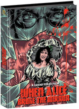 (When Alice Broke The Mirror L.E. (DVD/Blu-ray) (Cover B)) When Alice Broke The Mirror ist eine überdrehte `Grand Guignol` -Parodie auf Filme wie Blaubart, voll beißendem Humor und grellen Make-up-Effekten. Ein älterer Psychopath (Brat Halsey) ermordet ältere Frauen, die alle einen psychischen Defekt zu haben scheinen, wegen ihres Geldes auf bestialische Art und Weise. Während er das durch seine Morde `verdiente` Geld beim Spiel verliert, wird sein Verhalten immer abartiger bis es schließlich in einer Orgie aus Blut und Gewalt endet. Artikelbild
